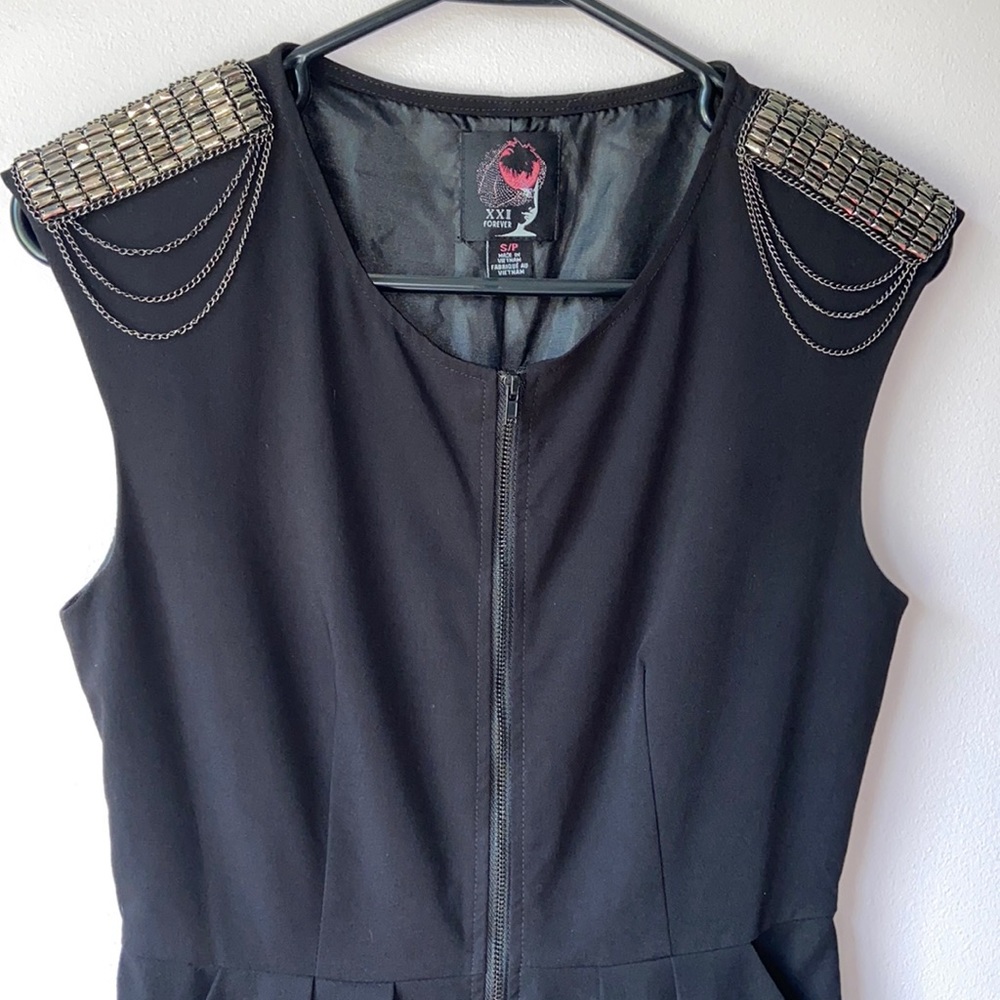 Forever 21 Zip Up Dress with Pockets!